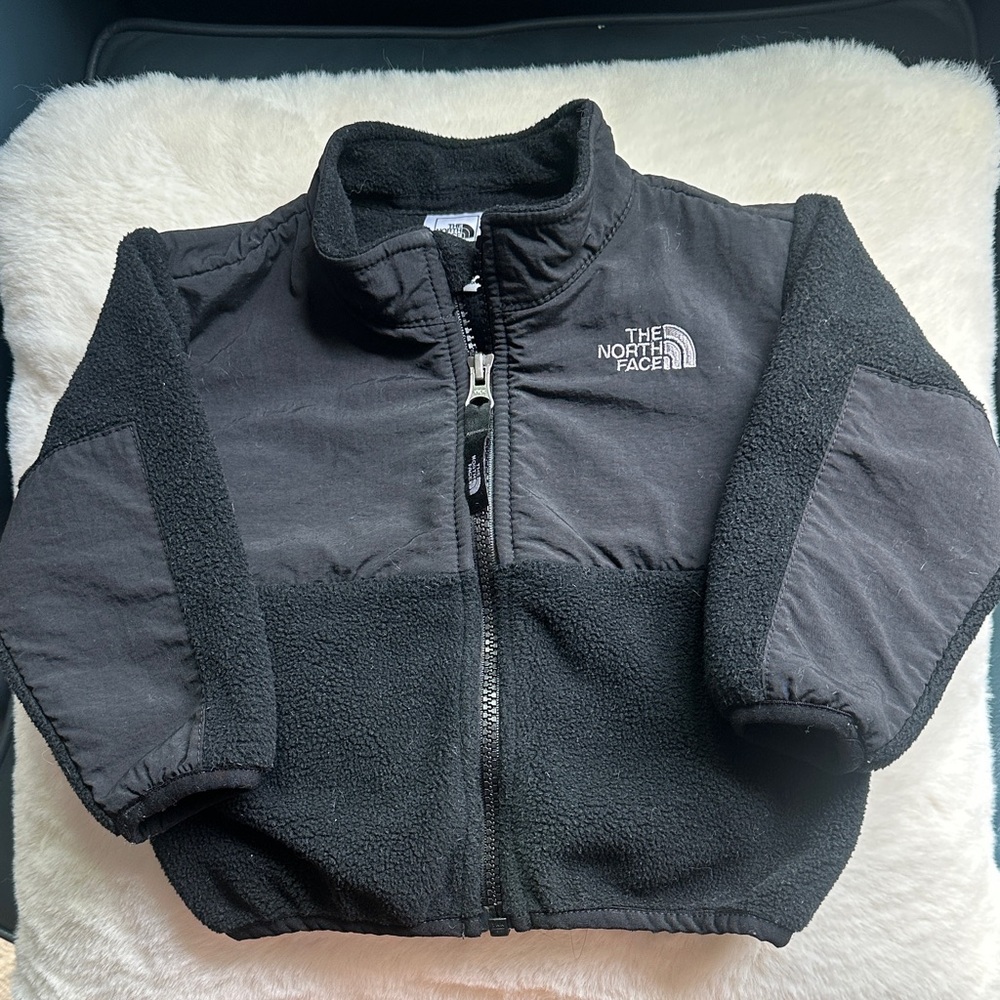 The North Face baby 6-12M black Fleece Jacket great condition